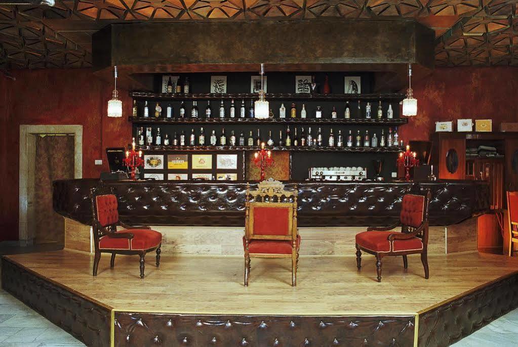 Hotel Trivia Antique Sofia Bagian luar foto